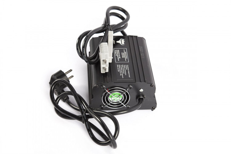 Зарядное устройство RuTrike для аккумуляторов 24V50A/H (10A) в Нижнем Тагиле